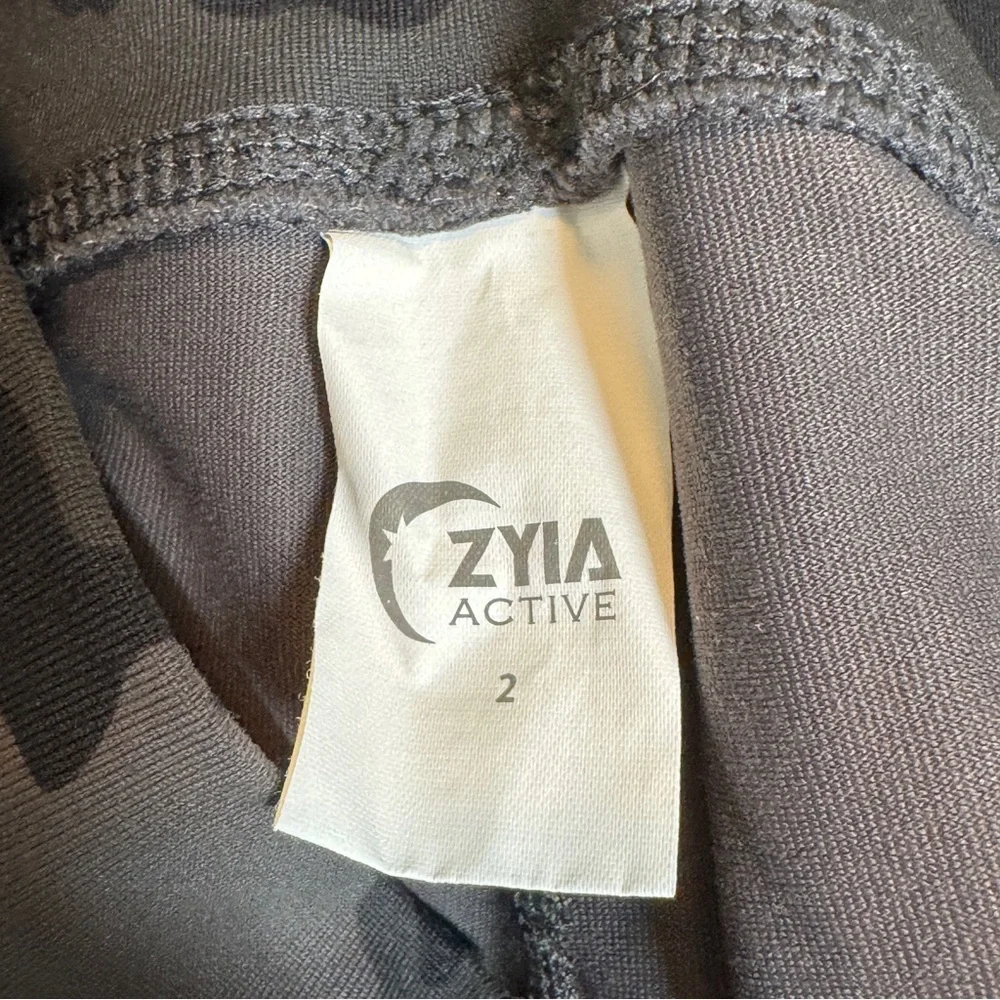 {Zyia} "Forest Camo Luxe High Rise Capri" Camouflage 20" Tights Pants Leggings - Picture 6 of 8